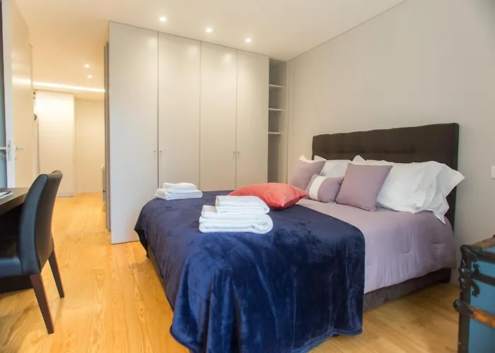 Premium Style By Hosts *