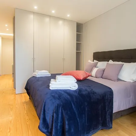 Premium Style By Hosts *