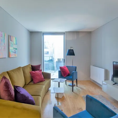 Premium Style By Hosts