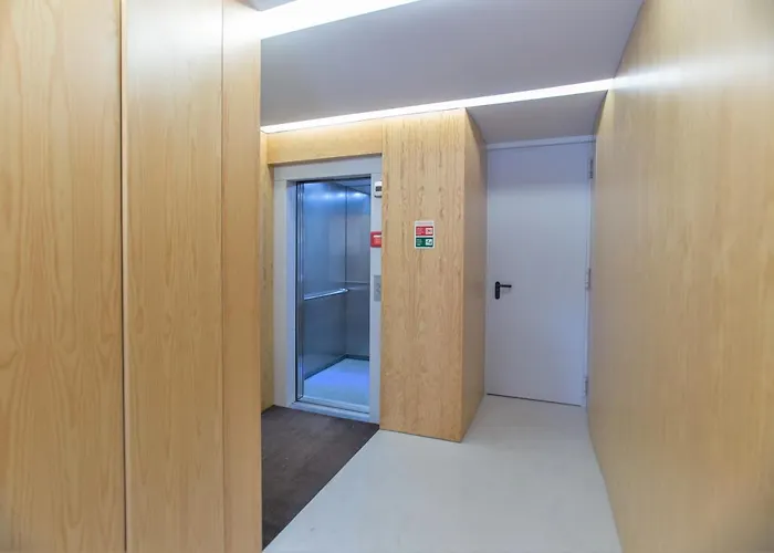 Premium Style By Hosts *