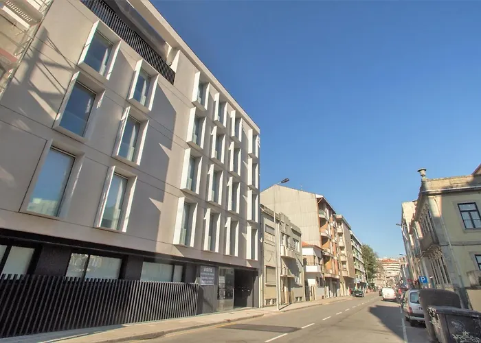 Premium Style By Hosts *