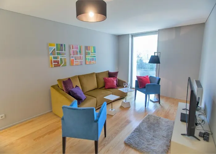 Premium Style By Hosts Daire *